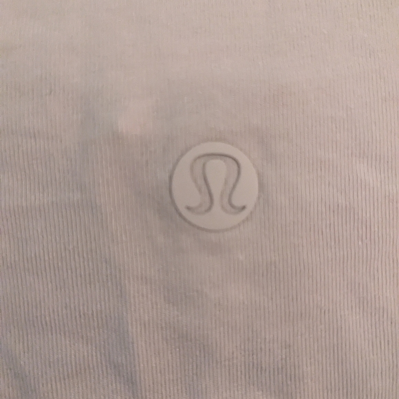 Back in action Lululemon shirt - Picture 2 of 5